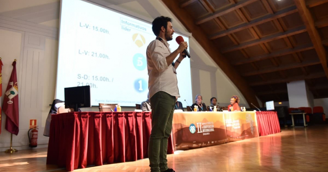 CODES - Actividades - Presentación trabajo tutorías y debate con asistentes